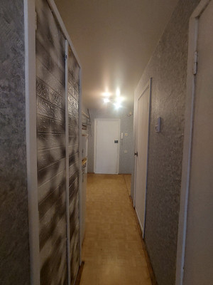 Продам однокомнатную (1-комн.) квартиру, Генерала Кныша ул, 12к1, Гатчина г