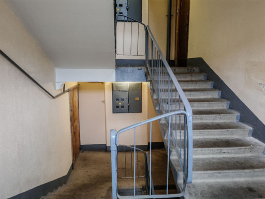 Продам однокомнатную (1-комн.) квартиру, Генерала Кныша ул, 12к1, Гатчина г