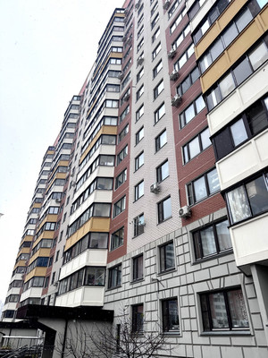 Продам двухкомнатную (2-комн.) квартиру, Высотная ул, 1к1, Домодедово с