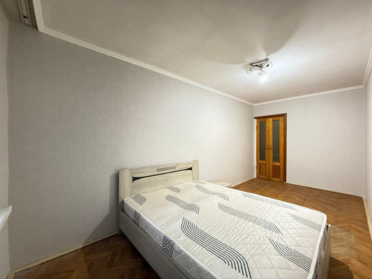 Продам трехкомнатную (3-комн.) квартиру, Ватутина ул, 32, Нальчик г