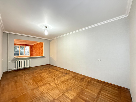 Продам трехкомнатную (3-комн.) квартиру, Ватутина ул, 32, Нальчик г