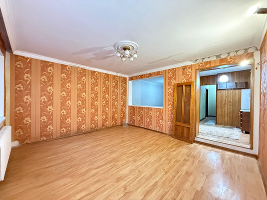 Продам трехкомнатную (3-комн.) квартиру, Ватутина ул, 32, Нальчик г