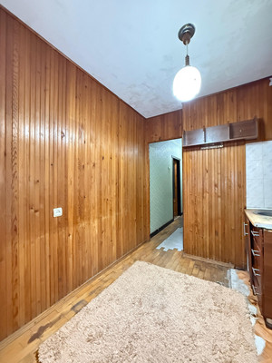 Продам трехкомнатную (3-комн.) квартиру, Ватутина ул, 32, Нальчик г