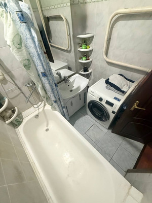 Продам двухкомнатную (2-комн.) квартиру, Энтузиастов ш, 74/2, Москва г