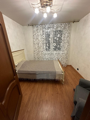 Продам трехкомнатную (3-комн.) квартиру, Школьная ул, 85, Видное г