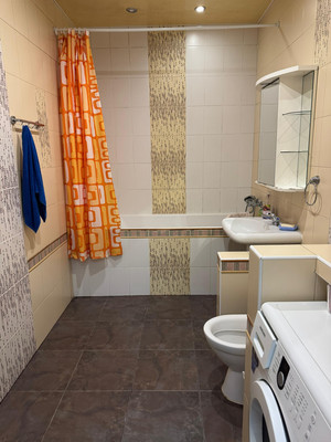 Продам трехкомнатную (3-комн.) квартиру, Садовая ул, 62, Анапа г