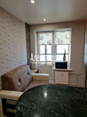 Продам однокомнатную (1-комн.) квартиру, Заречная ул, 33, Парголово п