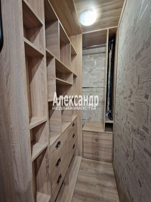 Продам однокомнатную (1-комн.) квартиру, Заречная ул, 33, Парголово п