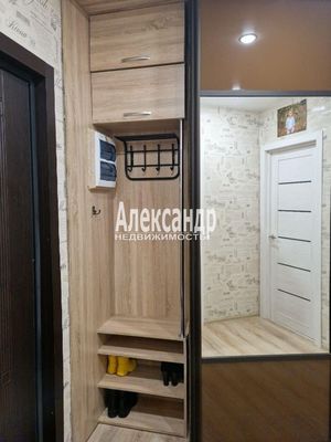 Продам однокомнатную (1-комн.) квартиру, Заречная ул, 33, Парголово п