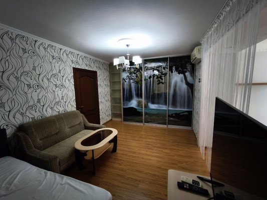 Продам однокомнатную (1-комн.) квартиру, 3-й мкр, 2, Ольгинка с