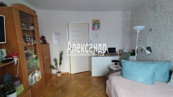 Продам двухкомнатную (2-комн.) квартиру, Ленинский пр-кт, 130/6, Санкт-Петербург г