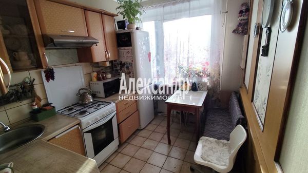 Продам двухкомнатную (2-комн.) квартиру, Ленинский пр-кт, 130/6, Санкт-Петербург г