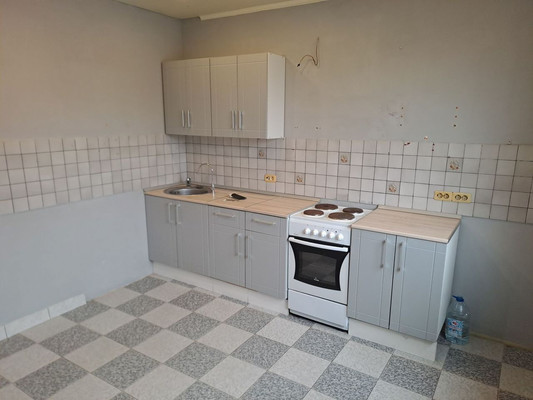 Продам трехкомнатную (3-комн.) квартиру, Нагатинский б-р, 6, Москва г