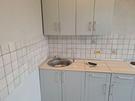 Продам трехкомнатную (3-комн.) квартиру, Нагатинский б-р, 6, Москва г