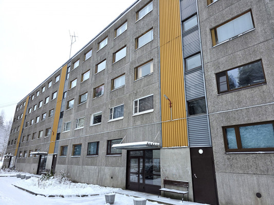 Продам трехкомнатную (3-комн.) квартиру, Пионерская ул, 4, Костомукша г