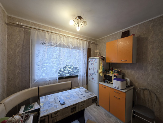 Продам трехкомнатную (3-комн.) квартиру, Пионерская ул, 4, Костомукша г