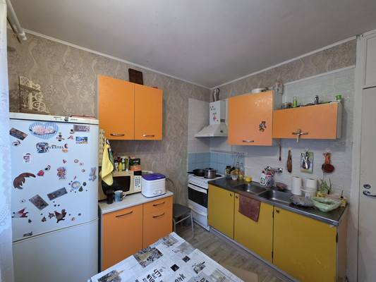 Продам трехкомнатную (3-комн.) квартиру, Пионерская ул, 4, Костомукша г