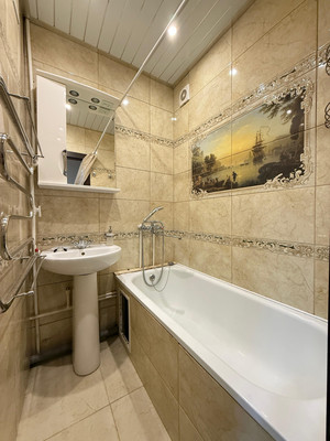 Продам двухкомнатную (2-комн.) квартиру, Ашурова ул, 24, Нальчик г