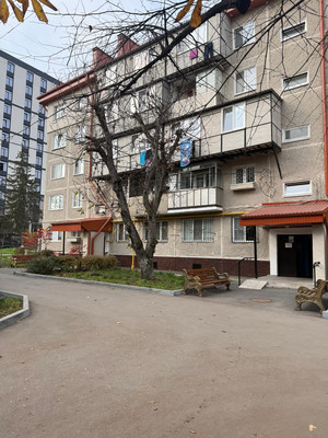 Продам двухкомнатную (2-комн.) квартиру, Ашурова ул, 24, Нальчик г