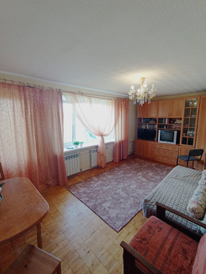 Продам двухкомнатную (2-комн.) квартиру, Молодежная ул, 39, Сосновый Бор г