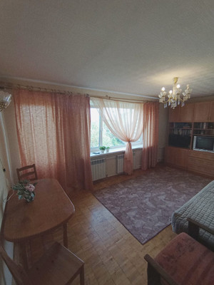 Продам двухкомнатную (2-комн.) квартиру, Молодежная ул, 39, Сосновый Бор г