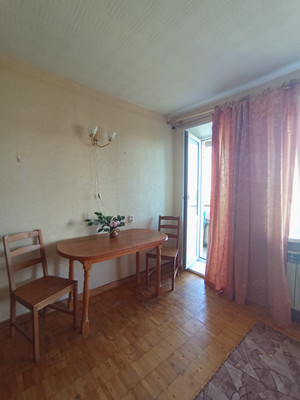 Продам двухкомнатную (2-комн.) квартиру, Молодежная ул, 39, Сосновый Бор г