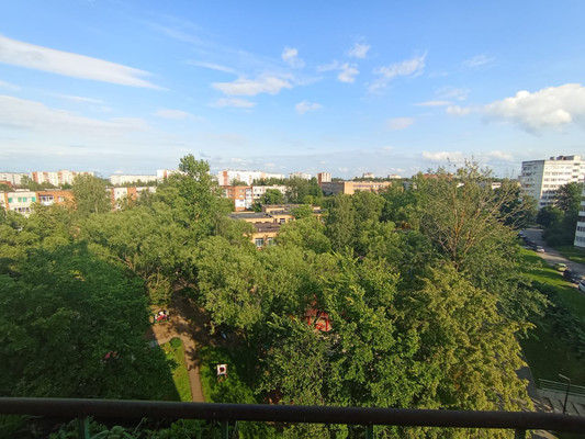 Продам двухкомнатную (2-комн.) квартиру, Молодежная ул, 39, Сосновый Бор г