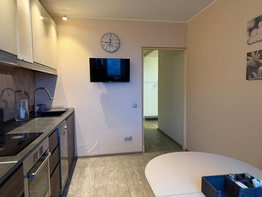 Продам двухкомнатную (2-комн.) квартиру, Большая Очаковская ул, 44к1, Москва г