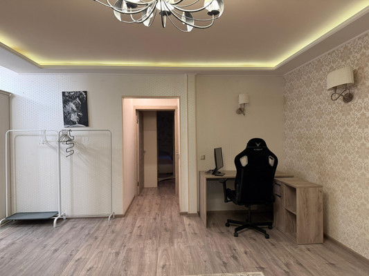 Продам двухкомнатную (2-комн.) квартиру, Большая Очаковская ул, 44к1, Москва г