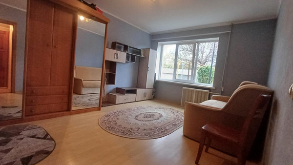 Продам двухкомнатную (2-комн.) квартиру, Луговая ул, 79, Симферополь г