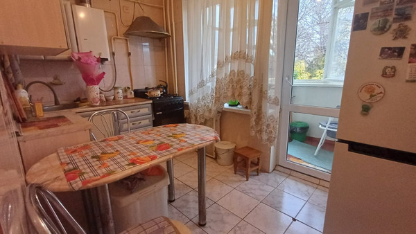 Продам двухкомнатную (2-комн.) квартиру, Луговая ул, 79, Симферополь г