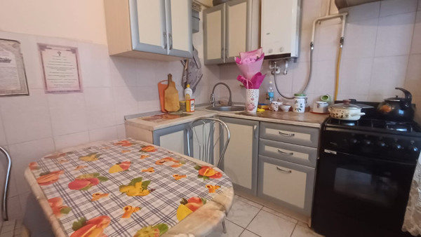 Продам двухкомнатную (2-комн.) квартиру, Луговая ул, 79, Симферополь г