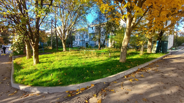 Продам двухкомнатную (2-комн.) квартиру, Луговая ул, 79, Симферополь г