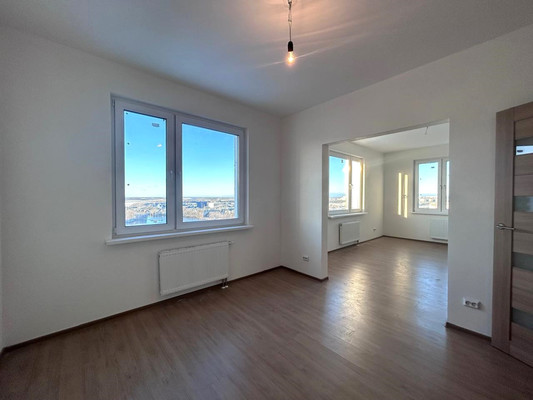 Продам многокомнатную квартиру, Лидии Зверевой ул, 9к1, Санкт-Петербург г