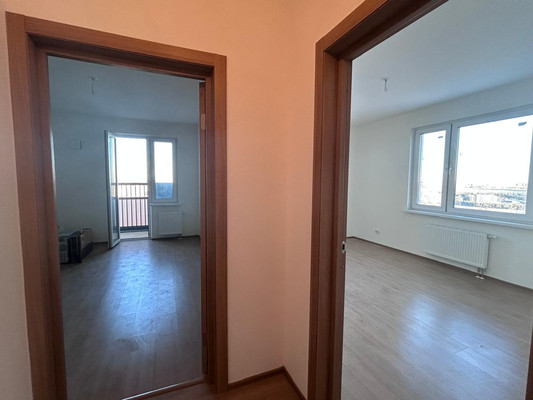 Продам многокомнатную квартиру, Лидии Зверевой ул, 9к1, Санкт-Петербург г