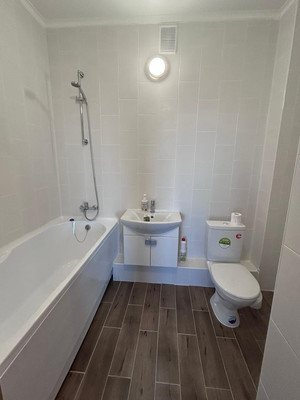 Продам многокомнатную квартиру, Лидии Зверевой ул, 9к1, Санкт-Петербург г