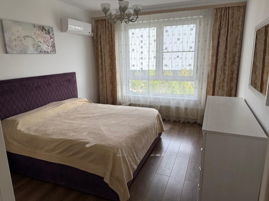 Продам трехкомнатную (3-комн.) квартиру, Варшавское ш, 141к10, Москва г