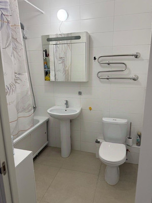 Продам трехкомнатную (3-комн.) квартиру, Варшавское ш, 141к10, Москва г