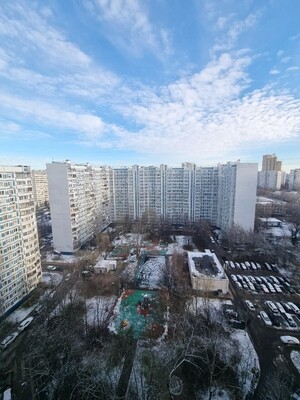 Продам трехкомнатную (3-комн.) квартиру, Осенний б-р, 20к1, Москва г