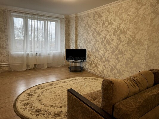 Продам трехкомнатную (3-комн.) квартиру, Подмосковная ул, 35, Островцы д