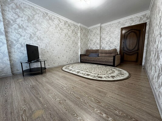 Продам трехкомнатную (3-комн.) квартиру, Подмосковная ул, 35, Островцы д