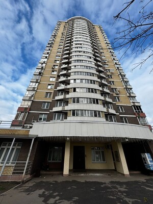 Продам трехкомнатную (3-комн.) квартиру, Подмосковная ул, 35, Островцы д