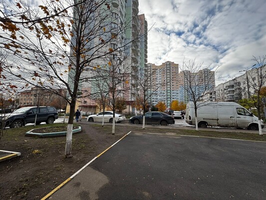 Продам трехкомнатную (3-комн.) квартиру, Подмосковная ул, 35, Островцы д