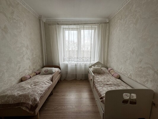 Продам трехкомнатную (3-комн.) квартиру, Подмосковная ул, 35, Островцы д