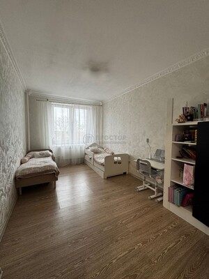 Продам трехкомнатную (3-комн.) квартиру, Подмосковная ул, 35, Островцы д