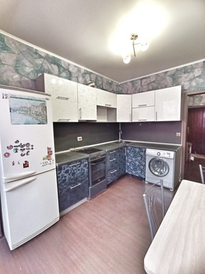 Продам двухкомнатную (2-комн.) квартиру, им. Сергея Есенина ул, 82/4, Краснодар г