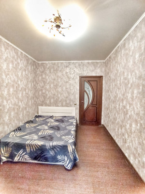 Продам двухкомнатную (2-комн.) квартиру, им. Сергея Есенина ул, 82/4, Краснодар г