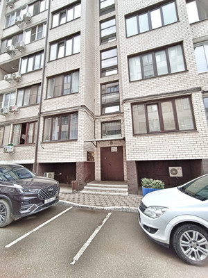 Продам двухкомнатную (2-комн.) квартиру, им. Сергея Есенина ул, 82/4, Краснодар г