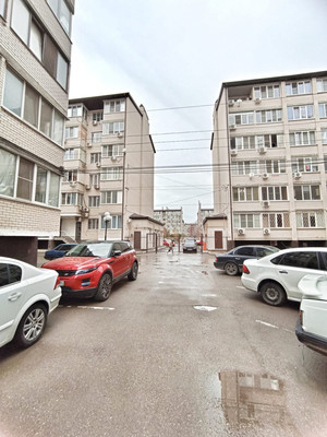 Продам двухкомнатную (2-комн.) квартиру, им. Сергея Есенина ул, 82/4, Краснодар г