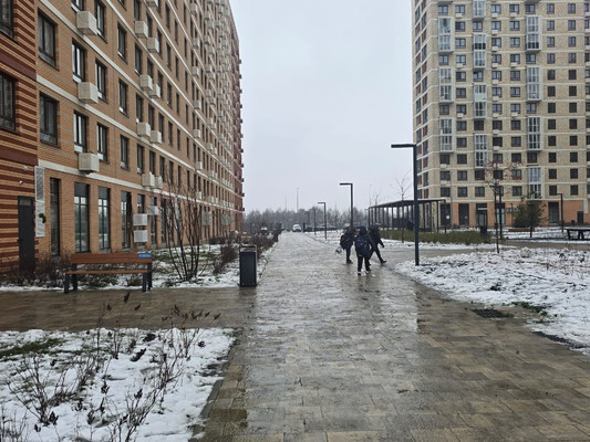 Продам трехкомнатную (3-комн.) квартиру, Новомосковская ул, 1к1, Москва г